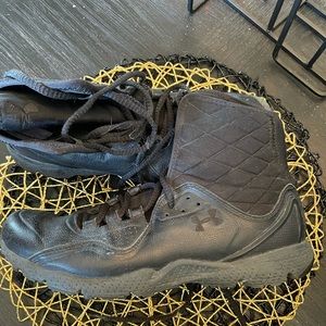 Under armor boots can be used tactical